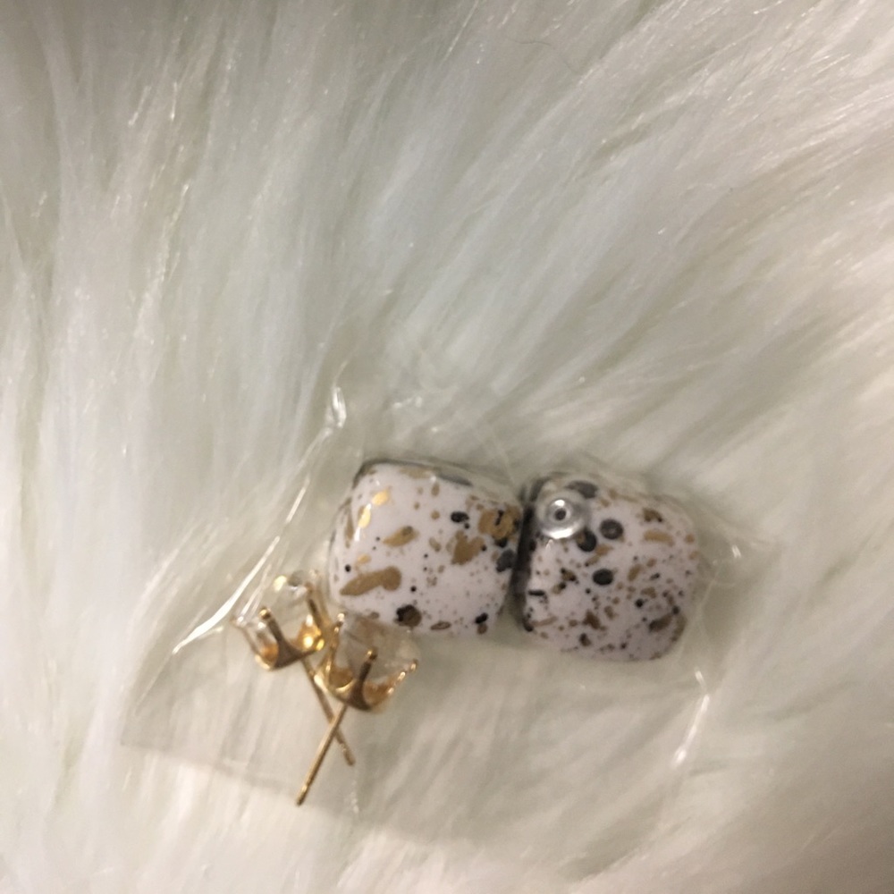 ⭐️ White/Black/Gold spot ear jacket earring - Picture 5 of 5